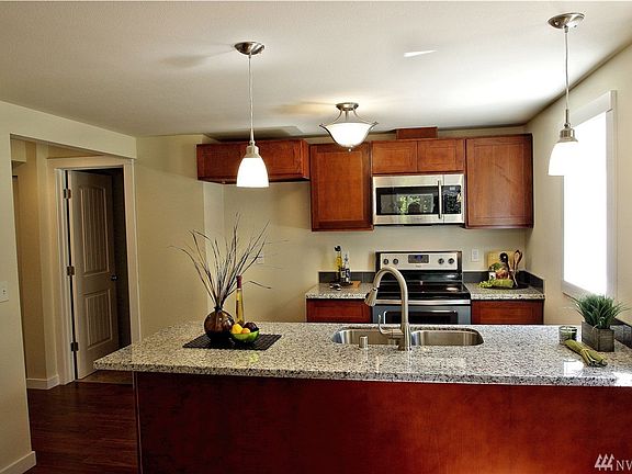 4th image of 703 Ohop Creek Dr N