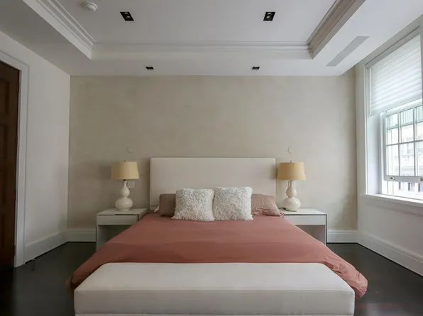 46 East 66th Street image 35 of 44