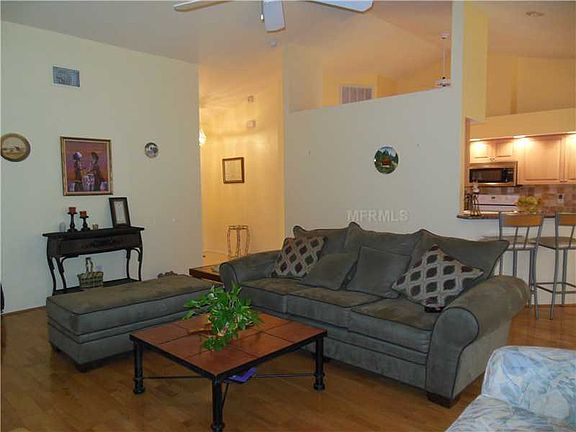 3rd image of 4817 Italy Ave