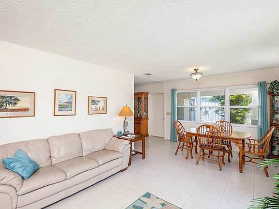 4th image of 1452 Deer Creek Dr