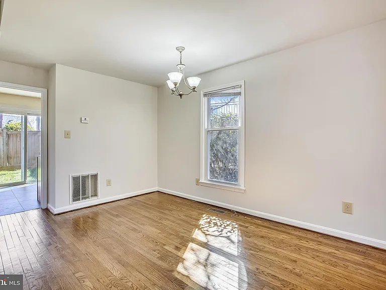 1525 Oronoco St — Photo 12