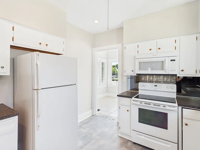 2044 Douglass Blvd #2 — Photo 17