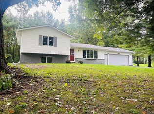 8283 Mark Dr, Roscoe, IL 61073