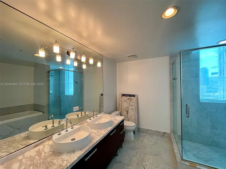 253 NE 2nd St #2409 — Photo 28