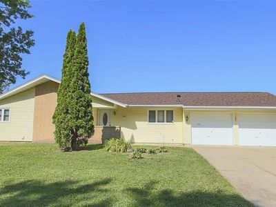 245 Clark Dr, Cedar Falls, IA, 50613