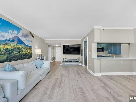 4th image of 100 Old Palisade Rd APT 3912