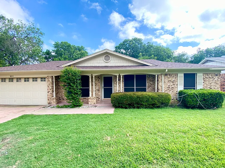 1801 Princess Pl — Photo 1
