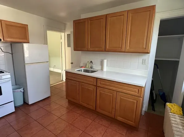 206-11 46th Ave Floor 2, Bayside, NY 11361