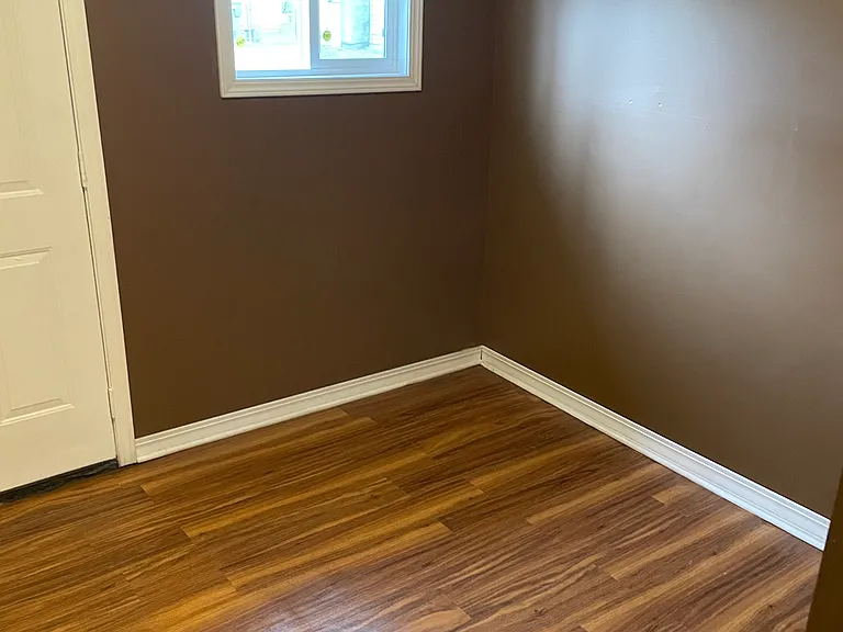 915 Greenlawn Ave — Photo 6