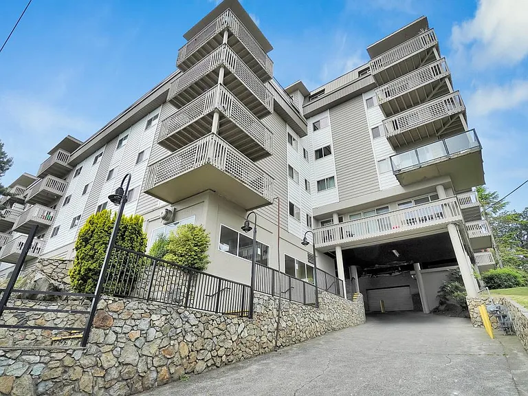 948 Esquimalt Rd — Photo 22