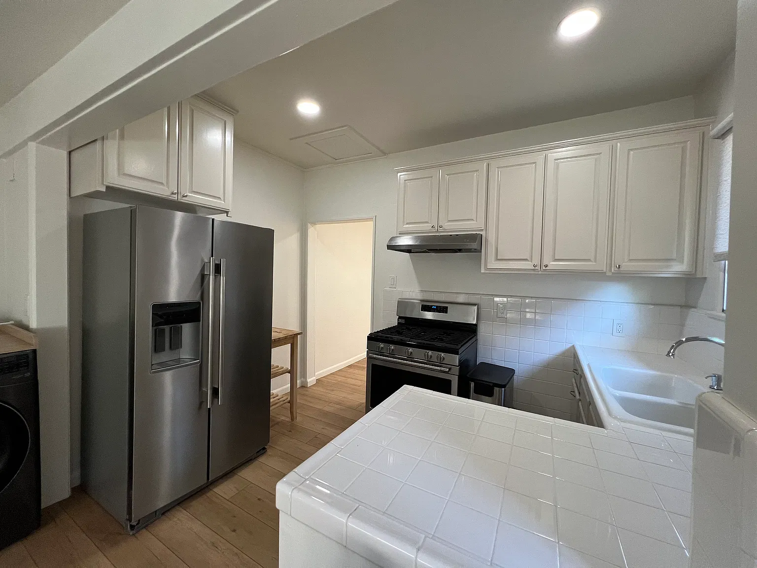 1 bed, 560 sqft, $2,300 — Photo 4