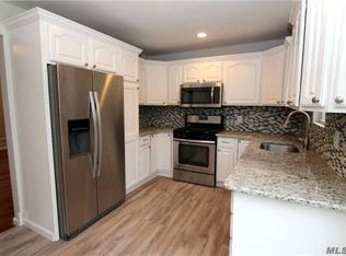 14 Astor Ct, Commack, NY 11725
