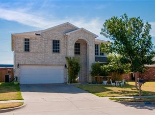 2732 Sierra Springs Dr, Grand Prairie, TX 75052
