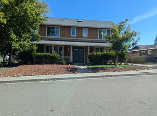 301 Sunrise Dr, Cloverdale, CA 95425