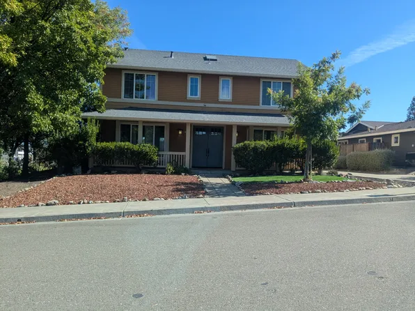 301 Sunrise Dr, Cloverdale, CA 95425