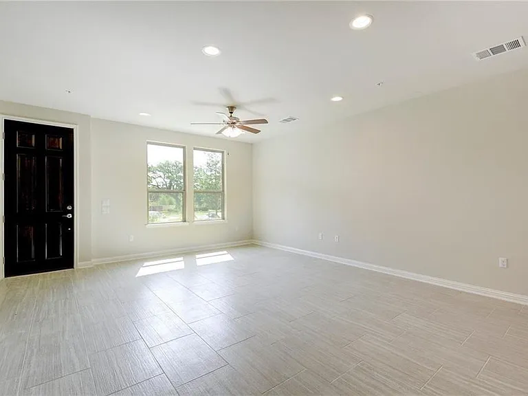 13800 Lyndhurst St #304 — Photo 7