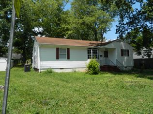 221 East Dr, Oak Ridge, TN 37830