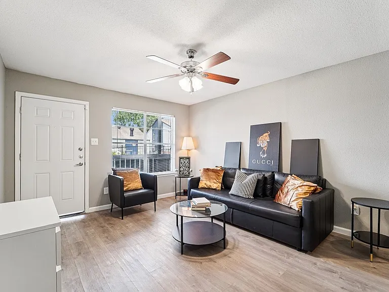 Crosby at Westchase Apartments — Photo 1
