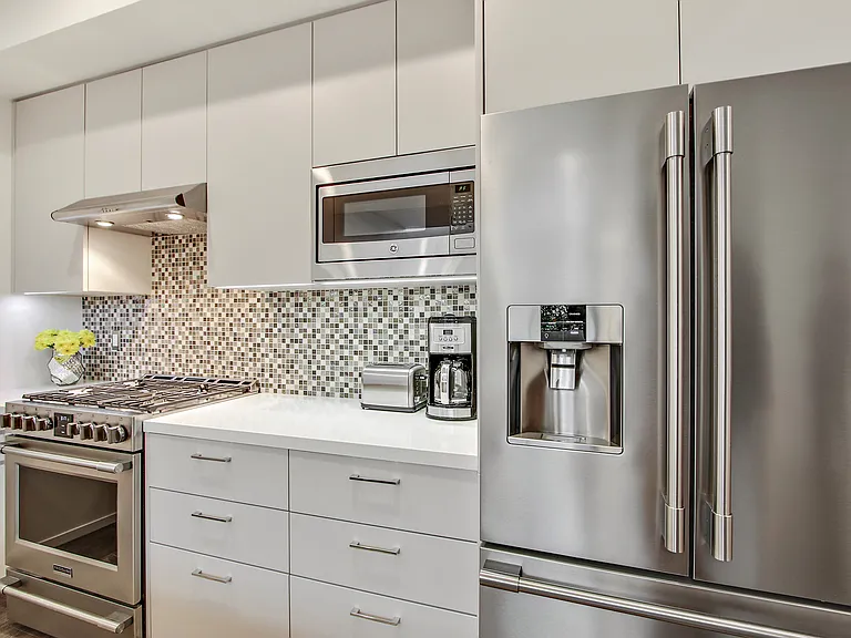 1342 N Hayworth Ave #103 — Photo 5