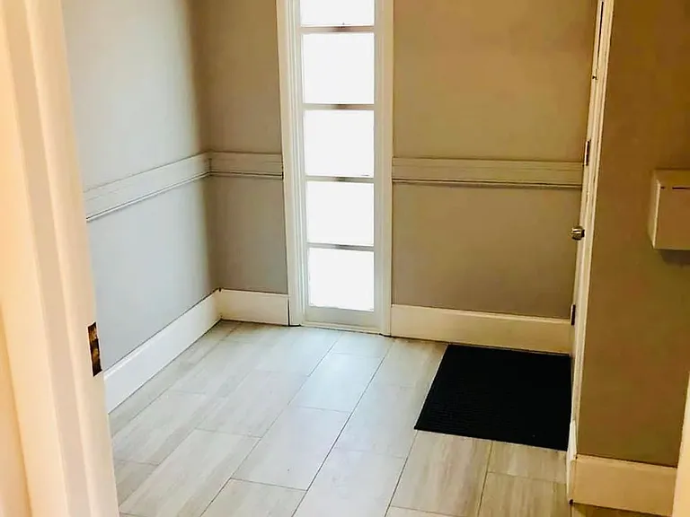 913 Nott St — Photo 5