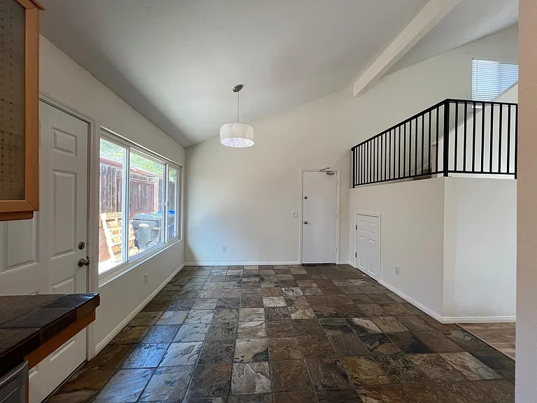 7418 Stoneview Ct — Photo 8