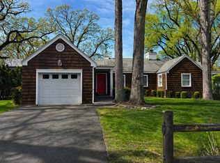 658 Shore Acres Dr, Mamaroneck, NY 10543