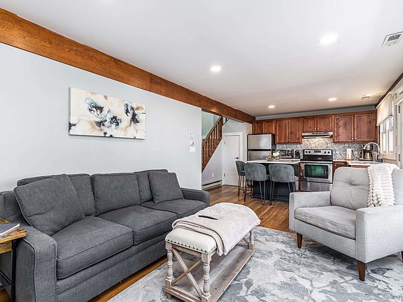 4th image of 26 Thatcher Ln