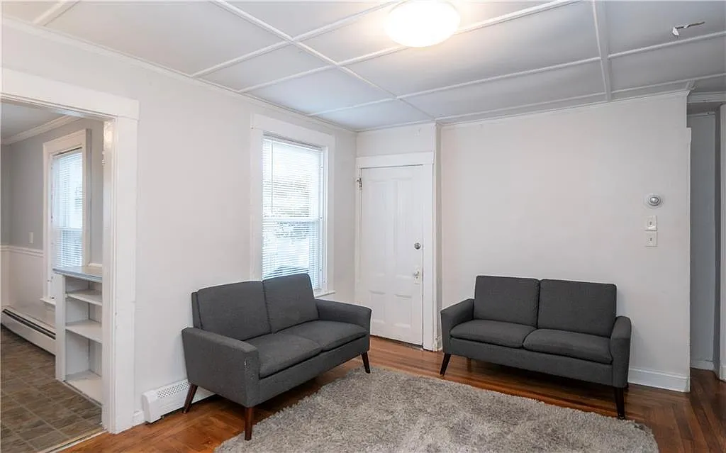 2 bed, 1.0 bath, 936 sqft, $2,100 — Photo 3