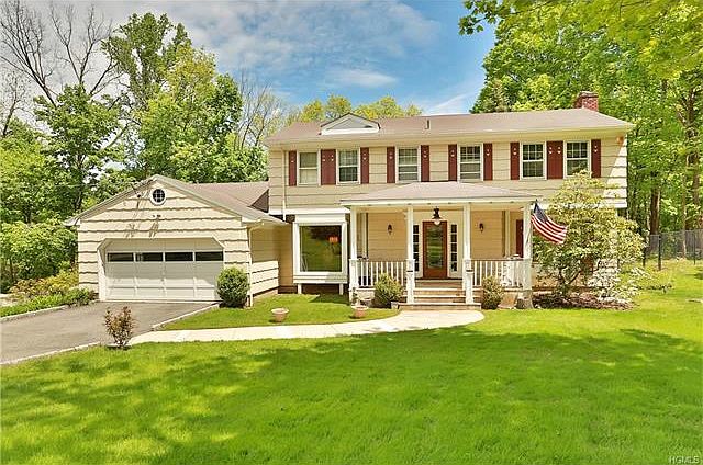 1st image of 3 Suzanne Ln
