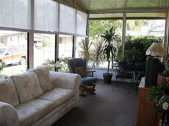 3rd image of 375 Windsor Dr