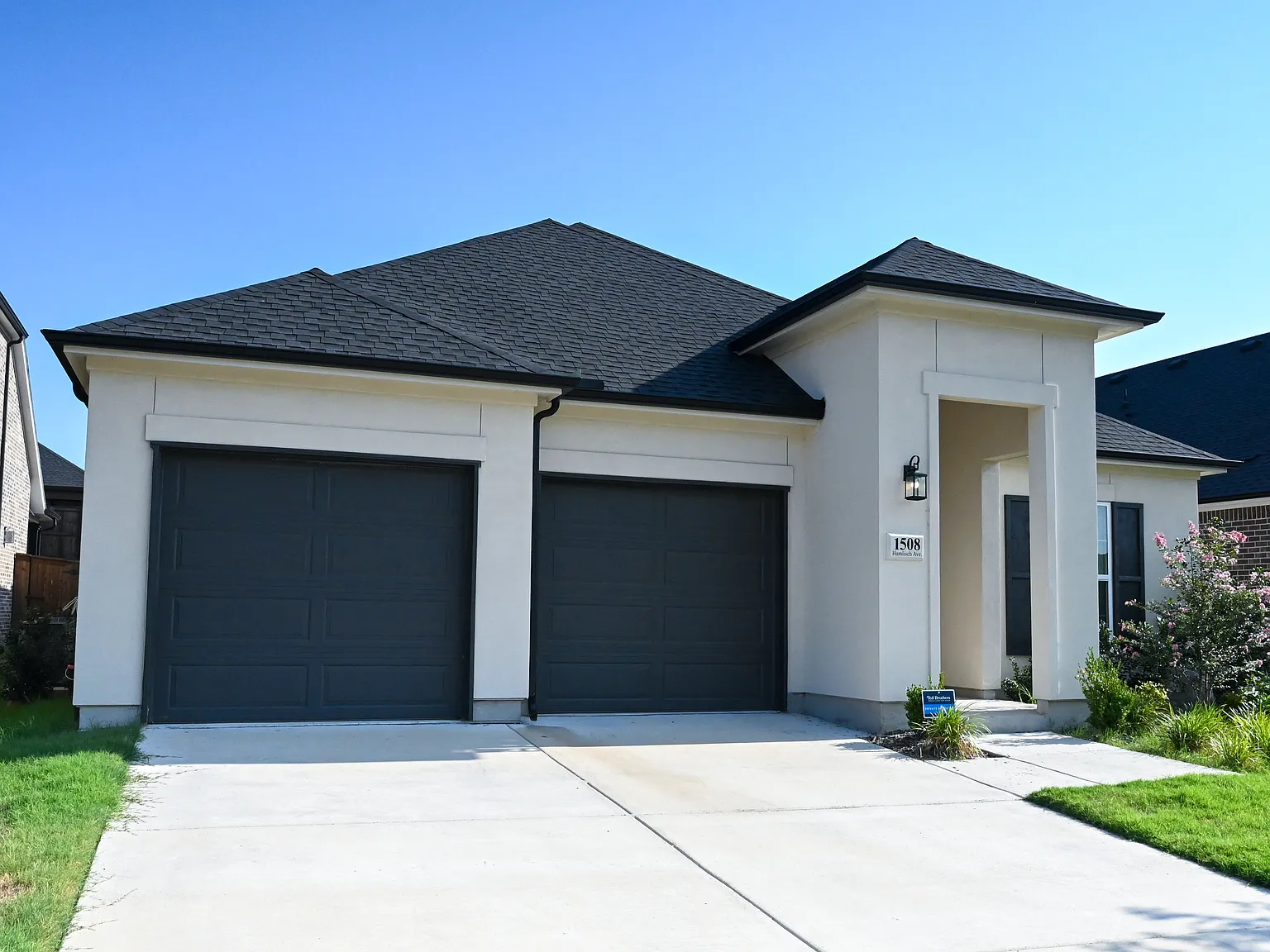 4 bed, 2156 sqft, $2,750 — Photo 2