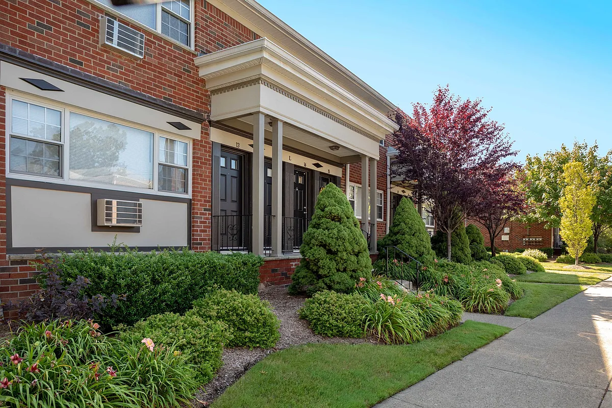 Building Photo - Saddle Brook Apartments