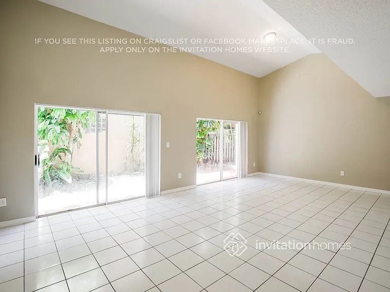 8301 NW 194th Ter — Photo 4