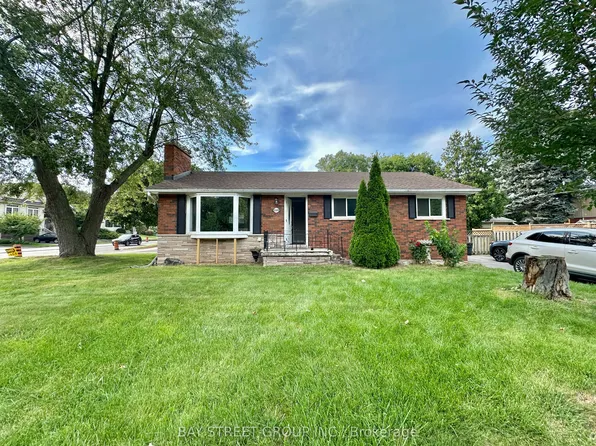 3169 Willow Ln, Burlington, ON L7N 2H9