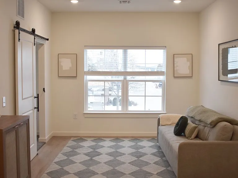 Fairway Flats Apartments — Photo 5