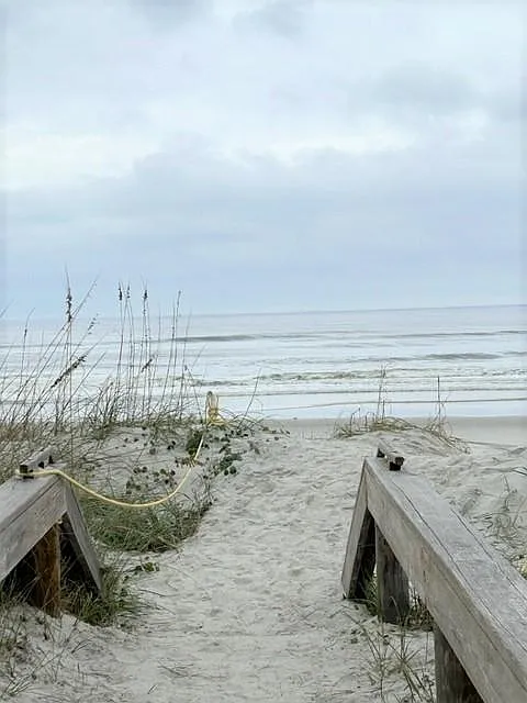Jacksonville Beach 1 block from apartment