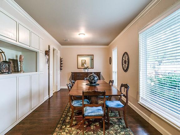 5th image of 2624 Pin Oak Ln