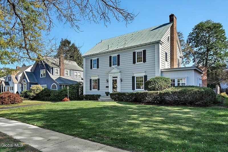 2nd image of 233 Lenox Avenue