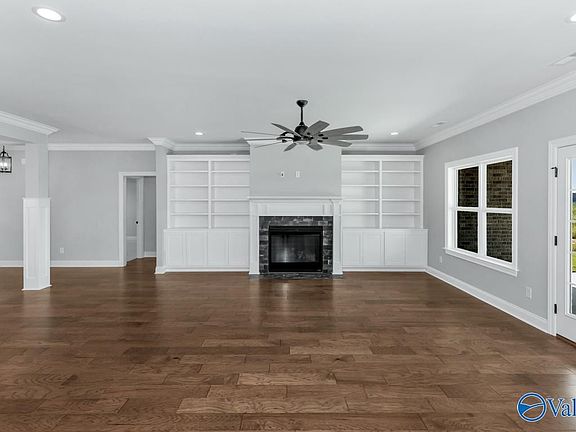 2nd image of 118 Pat Cain Dr