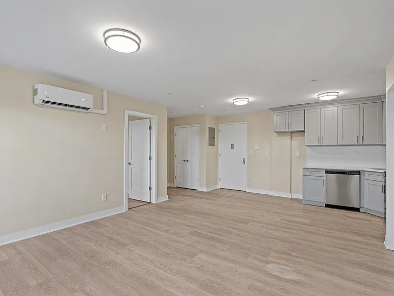 Wakefield Station Apartments — Photo 7