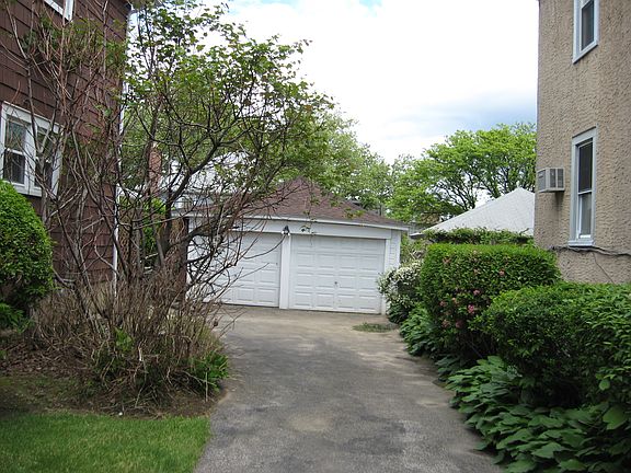 2nd image of 703 S 6th Ave