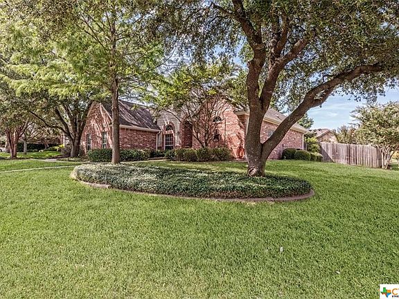 2nd image of 2204 Windsong Ln