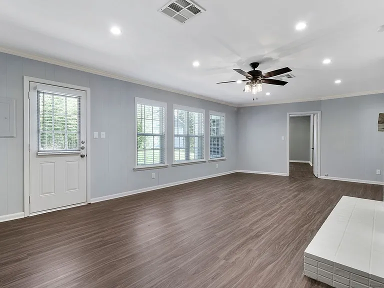 3557 Winston Rd — Photo 18
