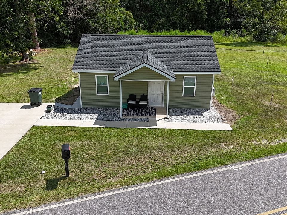 1st image of 403 Auburn Rd