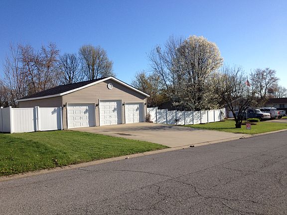 detached 3 car garage