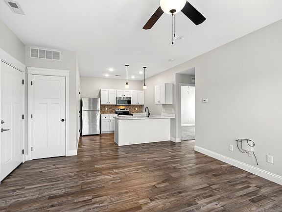 4th image of 1850 Old Higbee Mill Rd APT 305