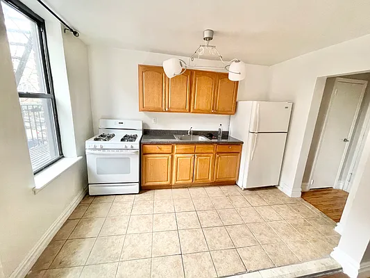 Rented by Carnegie Management Inc | media 7