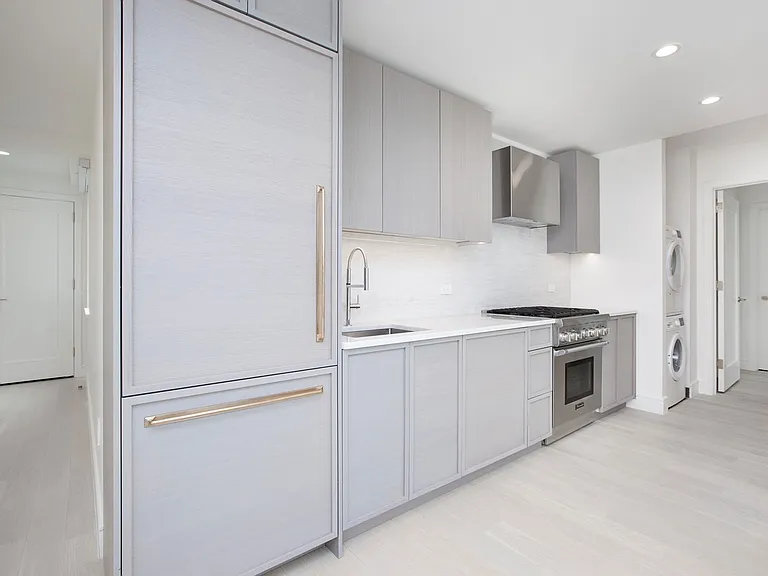 1399 Park Ave #12B — Photo 2