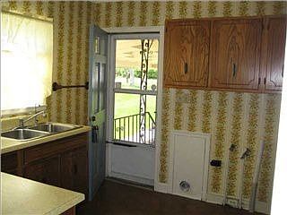 4th image of 203 Brookfield Ave