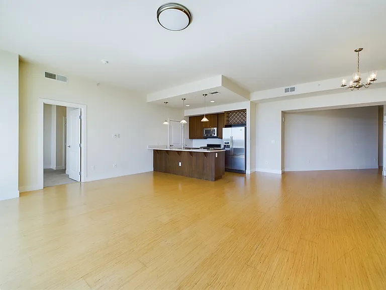 2001 Lincoln St #1823 — Photo 6